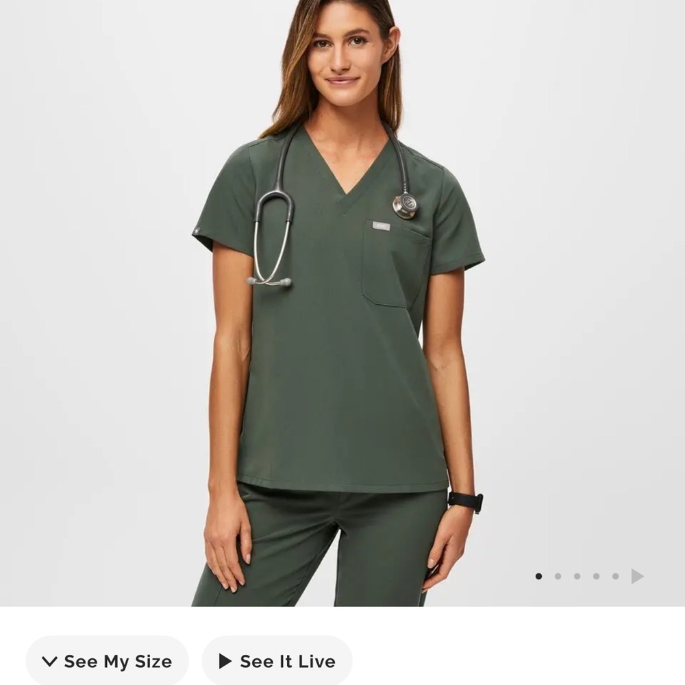 Figs scrubs in moss green. High waisted kade bottoms in XL and top in L.